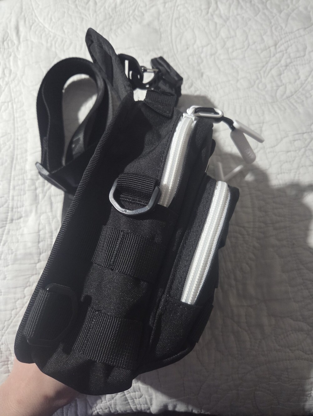 Wolfpak 4L Sling Bag - Picture 6 of 9
